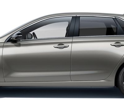 The new Hyundai i30 sideview, highlighting the strong character line.