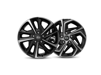 Detailed image of the redesigned 17-inch alloy wheels of the new Hyundai i30.