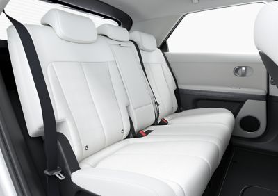 Flexibilné usporiadanie sedadiel elektrického CUV strednej veľkosti Hyundai IONIQ 5.
