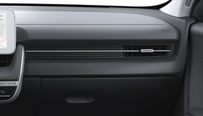 Jedno z troch farebných vyhotovení interiéru CUV strednej veľkosti Hyundai IONIQ 5: Obsidian Black.