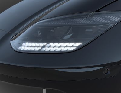 Adaptívne LED svetlomety Hyundai IONIQ 6 EV s funkciou intelligent front-lighting system.