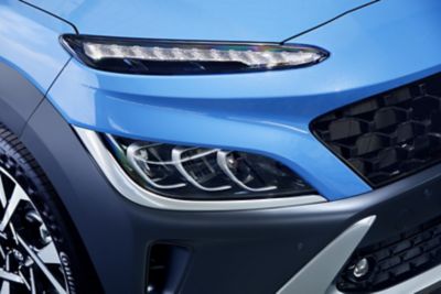 Detailný pohľad na nové LED svetlomety a denné svetlomety nového modelu Hyundai KONA