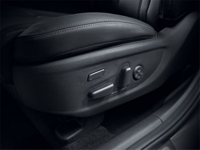 Image of the new Hyundai SANTA FE’s 8-way adjustable power front seats. 