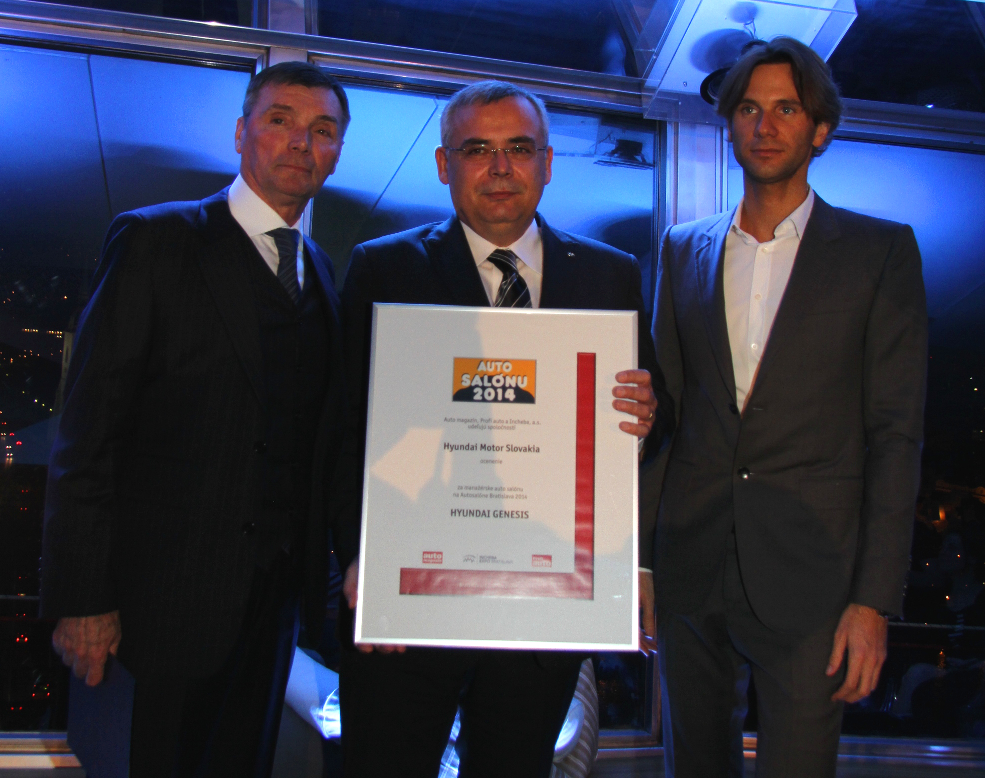 Genesis-Sedan-Autosalon-2014-ocenenie